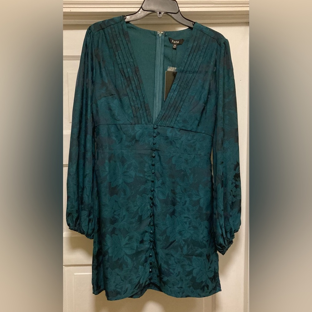 VICI Collection Long sleeve mini dress size medium Dark green.